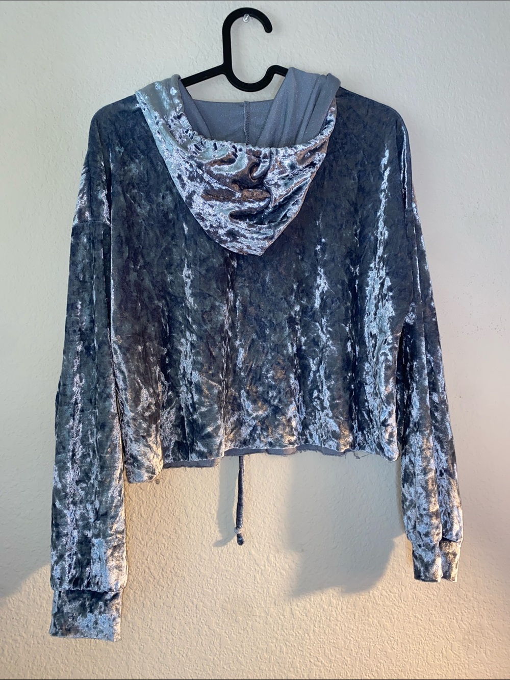 🐛Gray-Blue Crushed Velvet Cropped Pull-Over Hoodie! - Picture 3 of 6